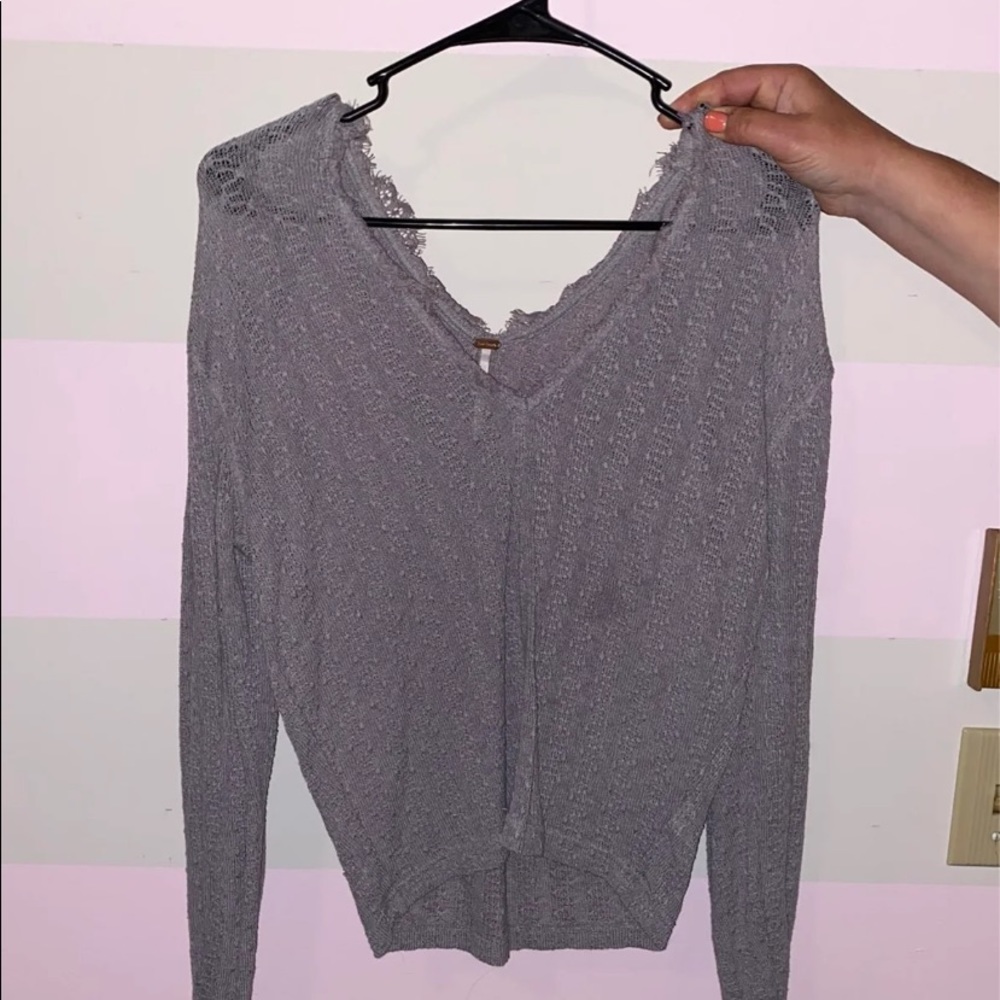 Thin sweater